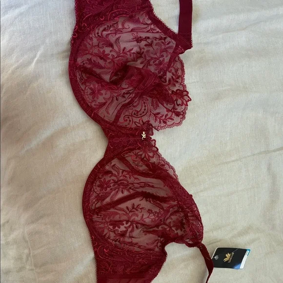 Wacoal Burgundy Lace Bra - Picture 1 of 3
